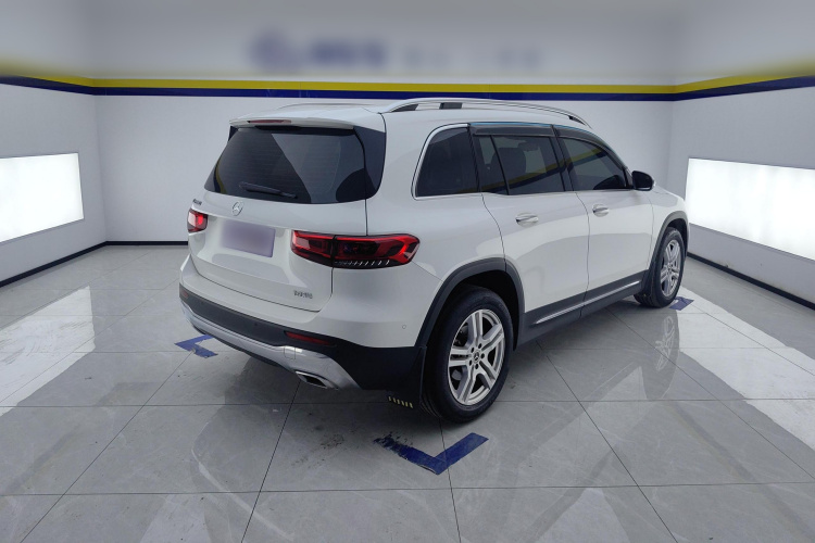 奔驰GLB 2023款 GLB 220 动感型车身外观7