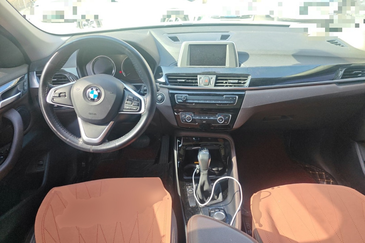 宝马X1 2018款 sDrive18Li 尊享型中控内饰12