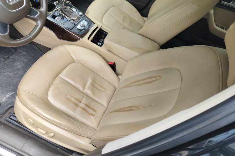 奥迪A6L 2012款 30 FSI 舒适型局部细节19