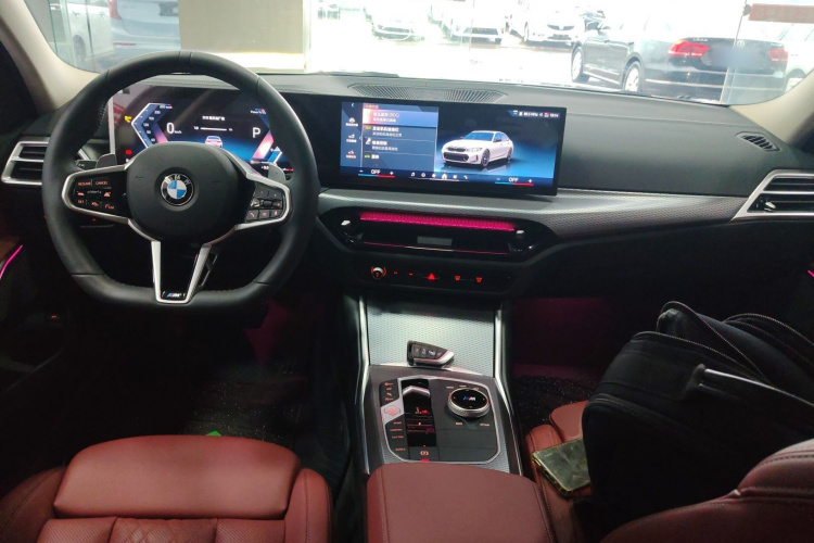 宝马3系 2025款 330Li M运动曜夜套装中控内饰12