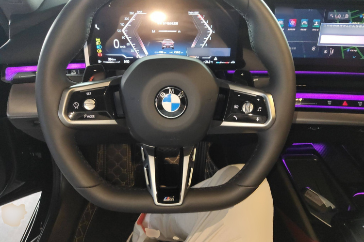 宝马5系 2025款 525Li M运动套装局部细节13