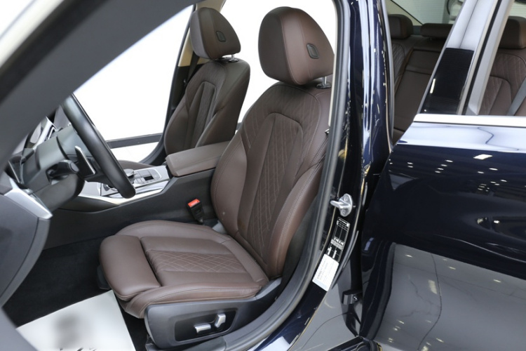 宝马3系 2023款 325Li M运动套装局部细节19