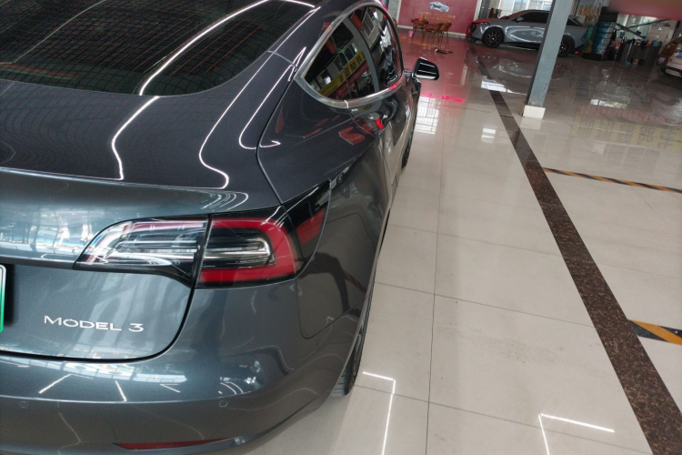 特斯拉 Model 3 2020款 标准续航后驱升级版车身外观9