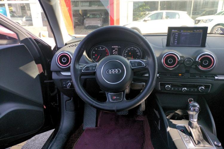 奥迪A3 2014款 Limousine 35 TFSI 自动舒适型中控内饰13