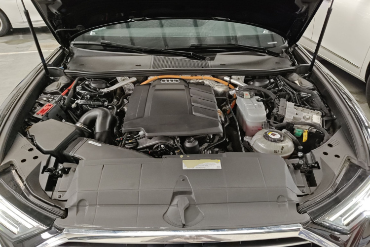 奥迪A6L新能源 2020款 55 TFSI e quattro机舱底盘24