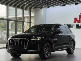 奥迪Q7 2023款 55 TFSI quattro S line运动型
