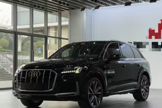 奥迪Q7 2023款 55 TFSI quattro S line运动型