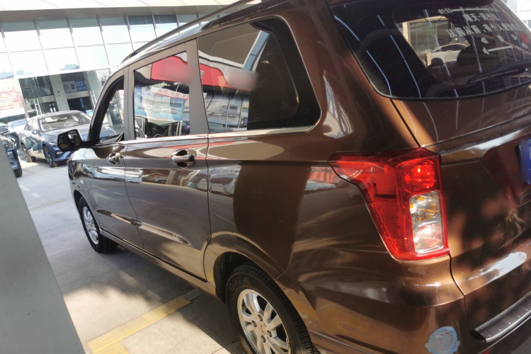 五菱汽车 五菱宏光 2018款 1.5L S舒适型L2B车身外观6003