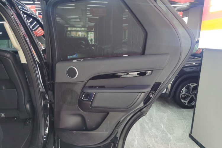 路虎 发现 2019款 2.0T SE中控内饰45