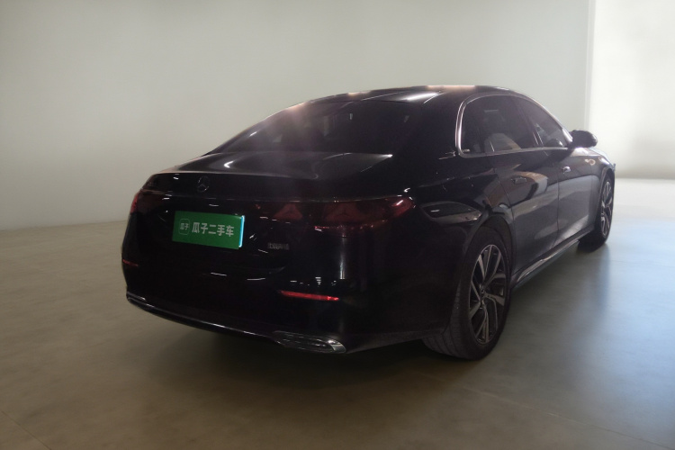 奔驰E级 2025款 E 300 L 时尚型车身外观7