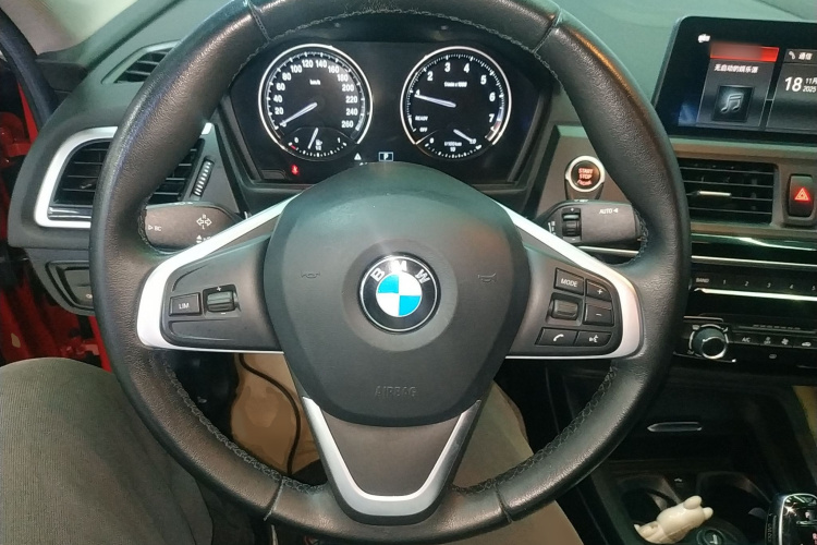 宝马1系 2020款 120i 时尚型局部细节13