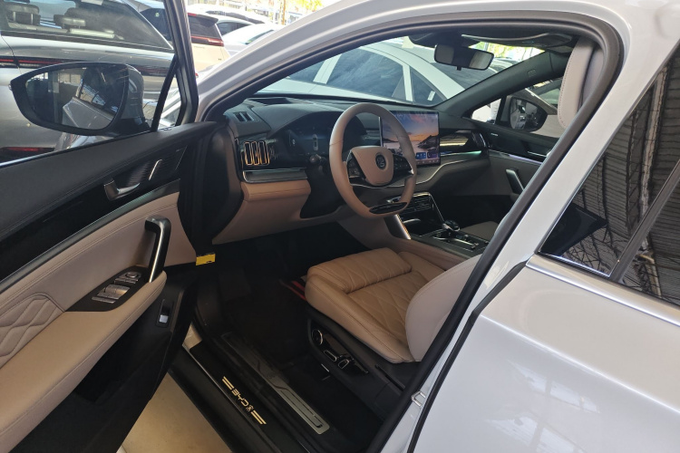 比亚迪 唐新能源 2024款 EV 冠军版 600KM 尊享型中控内饰7003