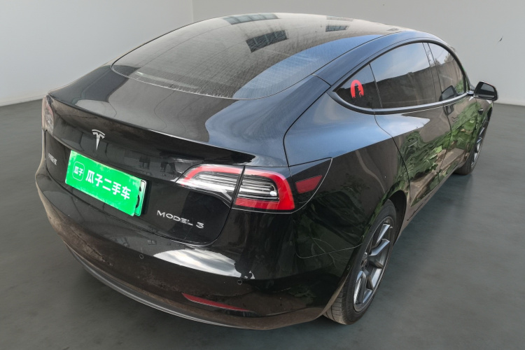 特斯拉 Model 3 2022款 后轮驱动版车身外观7