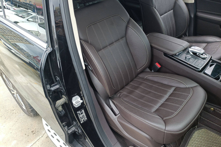 奔驰GLE 2017款 GLE 320 4MATIC 豪华型局部细节41