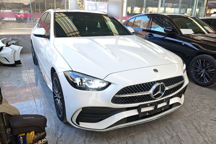奔驰C级 2023款 改款 C 260 L 运动版车身外观3