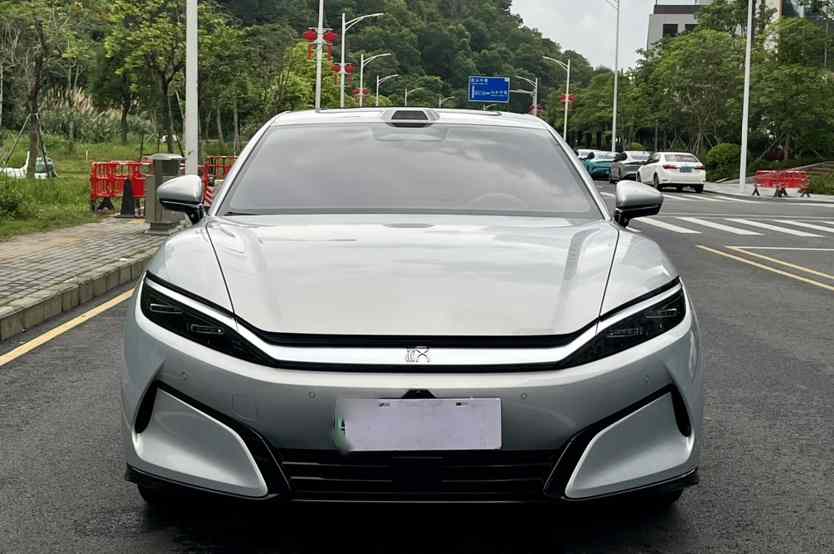 比亚迪 汉L 2025款 EV 701KM激光雷达旗舰型(2)