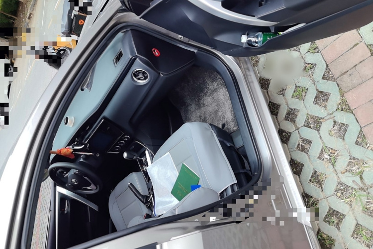 丰田 卡罗拉 2017款 改款 1.2T S-CVT GL-i局部细节9005