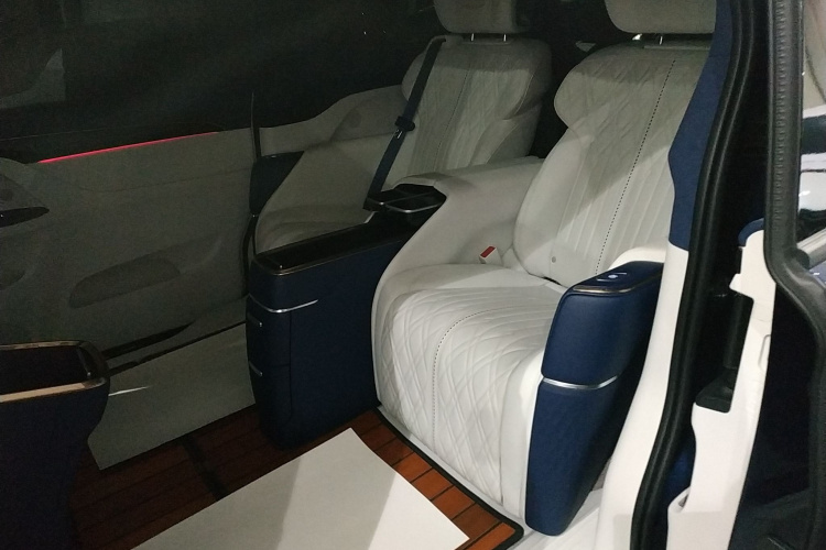 别克GL8 2020款 Avenir艾维亚 四座尊礼版中控内饰7004