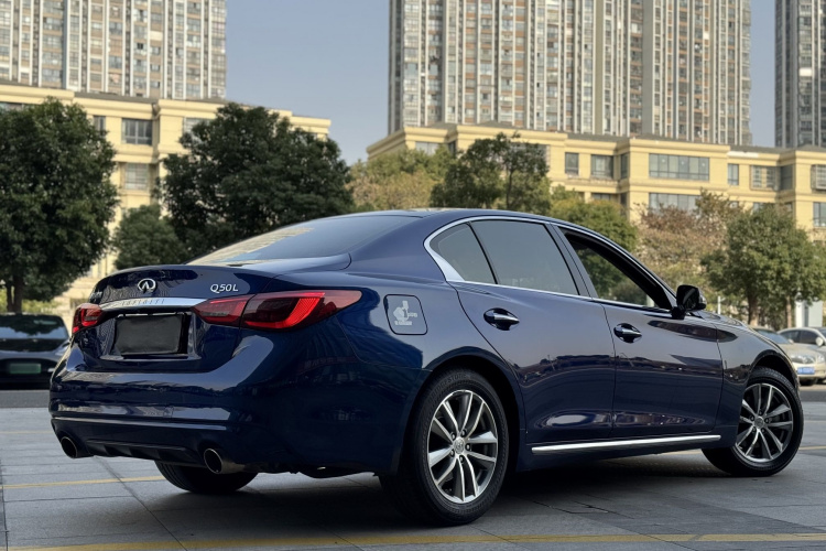 英菲尼迪Q50L 2018款 2.0T 舒适版 国VI车身外观6004