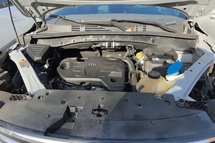 荣威RX5 2020款 20T 自动4G互联百万款机舱底盘24