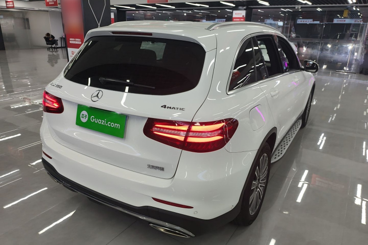 奔驰GLC 2017款 GLC 260 4MATIC 动感型车身外观7