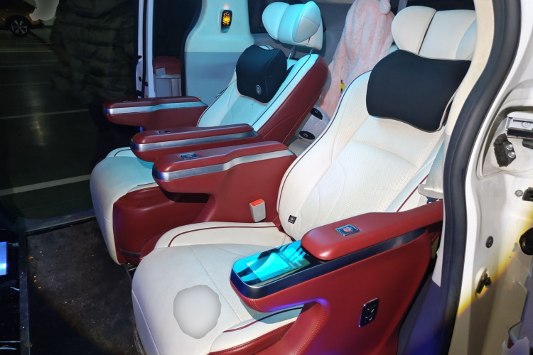 丰田 赛那SIENNA 2021款 2.5L混动 舒适版中控内饰21