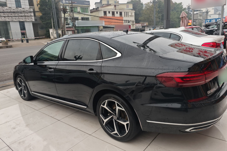 大众 帕萨特 2025款 出众款 380TSI 星空龙腾版车身外观4