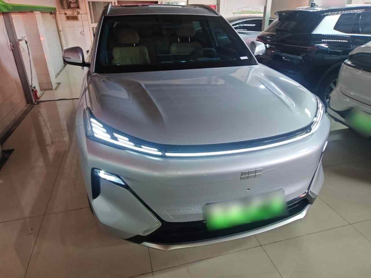 吉利银河 银河星舰7 EM-i 2025款 120km 启航+版(1)