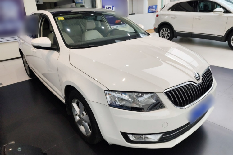 斯柯达 明锐 2015款 1.6L 自动逸俊版车身外观3