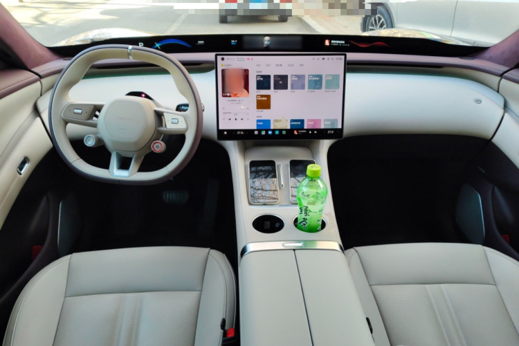 小米汽车 小米YU7 2025款 超长续航高性能四驱Max版中控内饰12