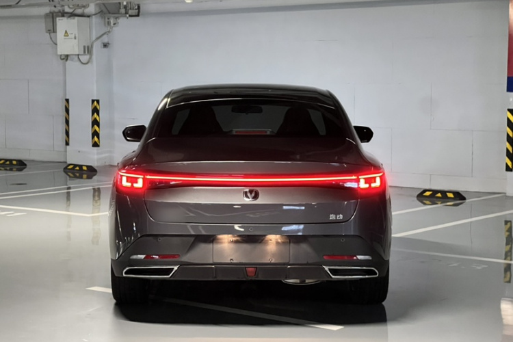 长安 逸动 2025款 蓝鲸 1.5T 500Bar尊贵型车身外观6005