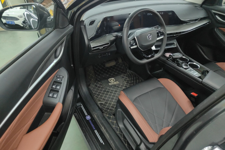 长安 逸动 2024款 PLUS 蓝鲸NE 1.4T GDI DCT高能版中控内饰20