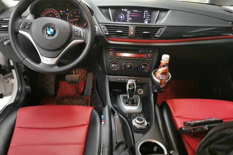 宝马X1 2015款 sDrive18i 时尚晋级版中控内饰12