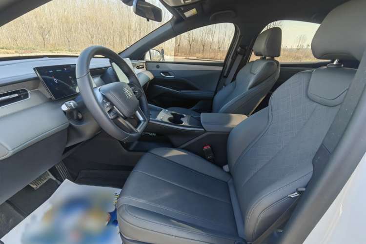 比亚迪 秦PLUS 2025款 EV 智驾版 510KM进取型中控内饰7005