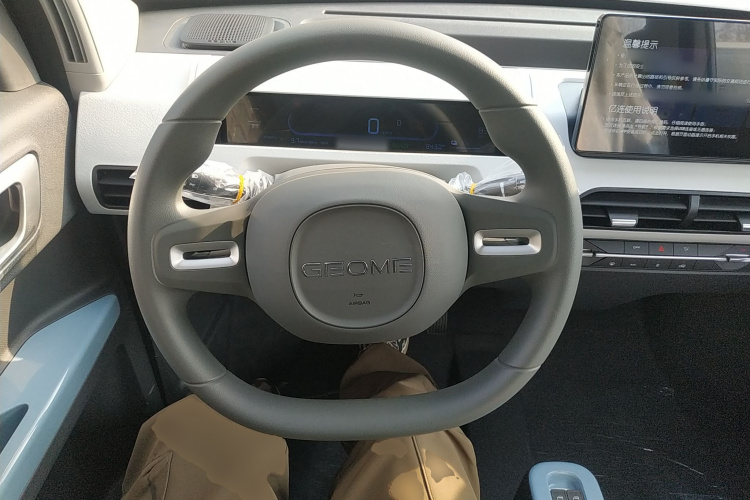 吉利银河 2024款 熊猫mini 200km 耐力熊中控内饰13