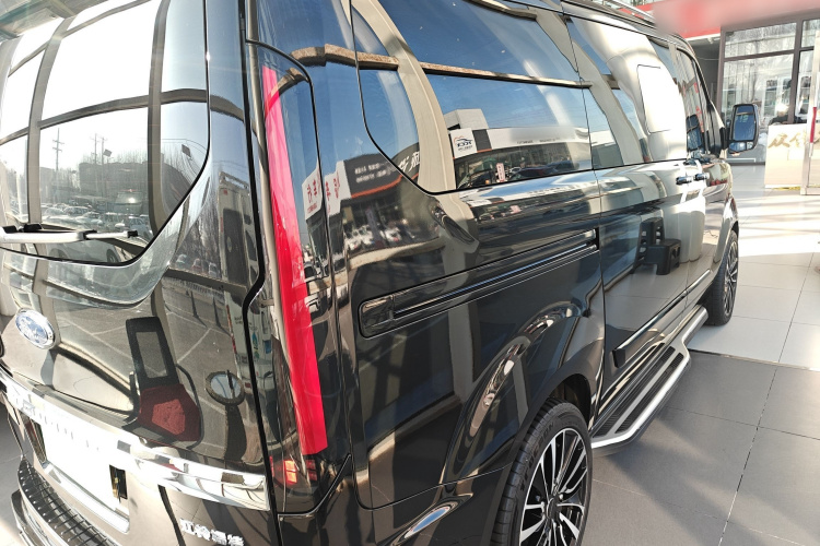 钧天 沃森威尔福特黑武士 2025款 2.0T 汽油巅峰版车身外观6005