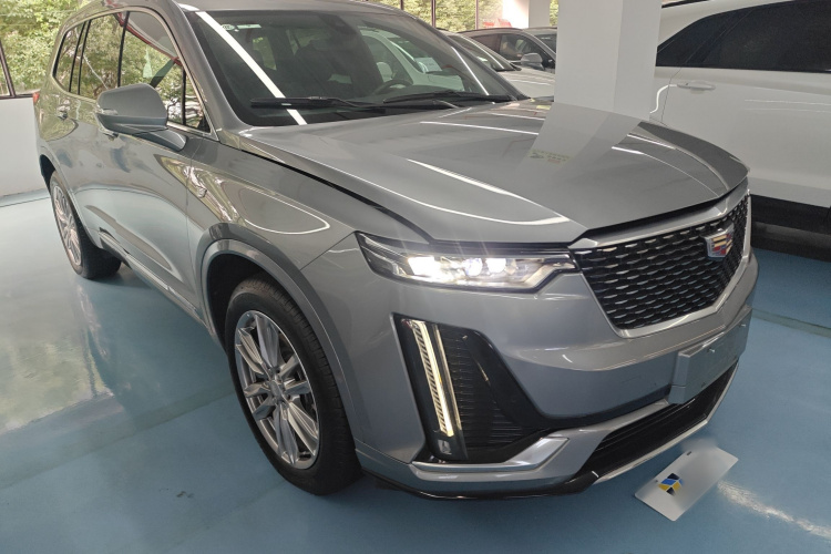 凯迪拉克XT6 2022款 2.0T 六座四驱豪华型车身外观3