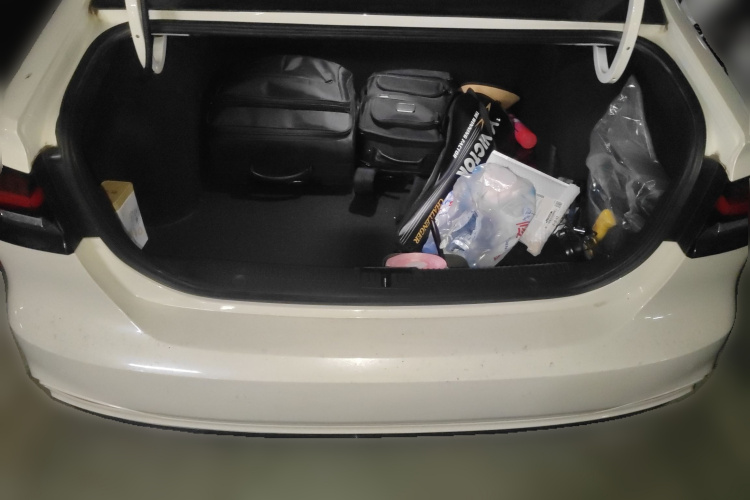 飞凡汽车 飞凡ER6 2020款 620km 智享版中控内饰23