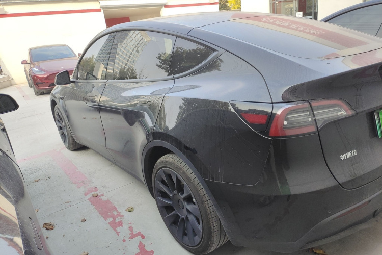 特斯拉 Model Y 2022款 长续航全轮驱动版车身外观6003