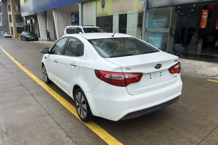 起亚K2 2012款 三厢 1.4L AT Premium ECO纪念版车身外观6003