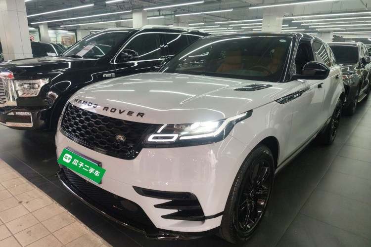 路虎 揽胜星脉 2023款 250PS 熠黑珍藏版车身外观1