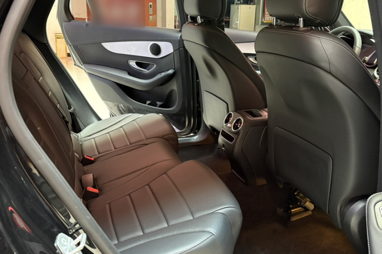 奔驰GLC 2022款 改款三 GLC 260 L 4MATIC 动感型中控内饰7008