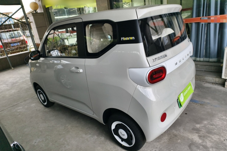 五菱汽车 宏光MINIEV 2024款 第三代 215km 青春版车身外观4