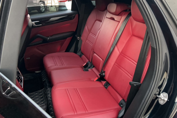 保时捷 2022款 Cayenne 3.0T 铂金版中控内饰7004