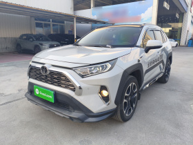 丰田 RAV4荣放 2020款 2.0L CVT四驱尊贵版