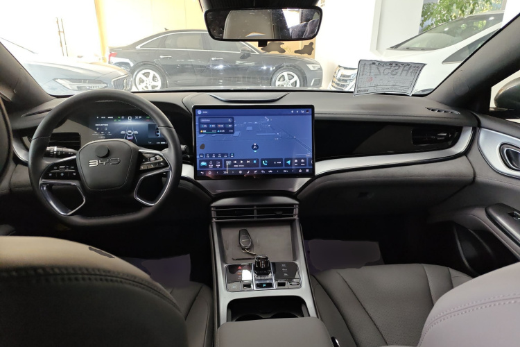 比亚迪 海豹07 DM-i 2025款 DM-i 1.5L 125km 豪华型中控内饰7002