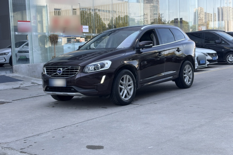 沃尔沃XC60 2017款 T5 智进升级版车身外观1