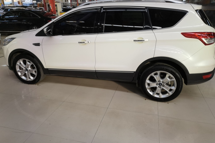 福特 翼虎 2015款 2.0L GTDi 四驱运动型车身外观4