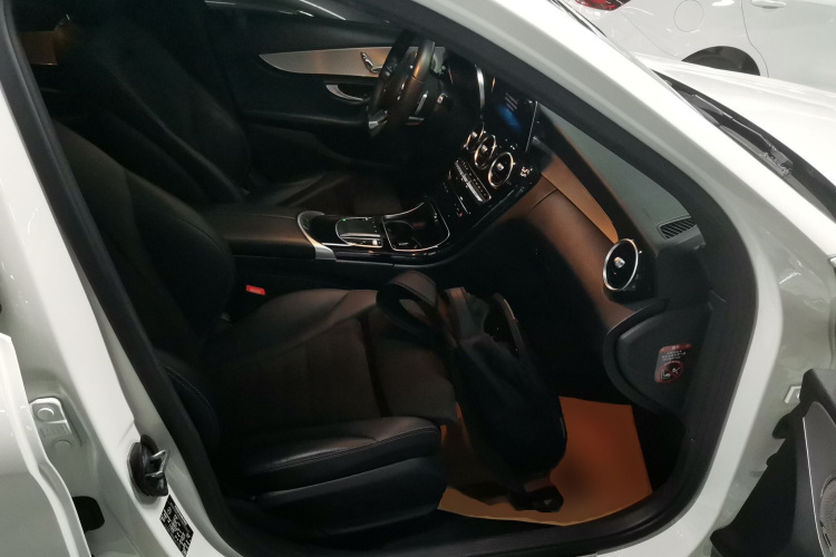 奔驰C级 2019款 C 260 运动版局部细节41