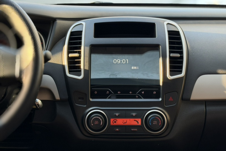 日产 轩逸 2019款 经典 1.6XE+ CVT智联领先版局部细节9007